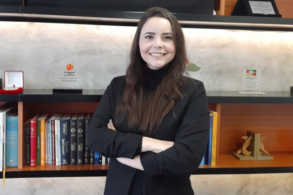 A advogada Camila Perez, do C. Josias & Ferrer / Divulgação / Arquivo Pessoal