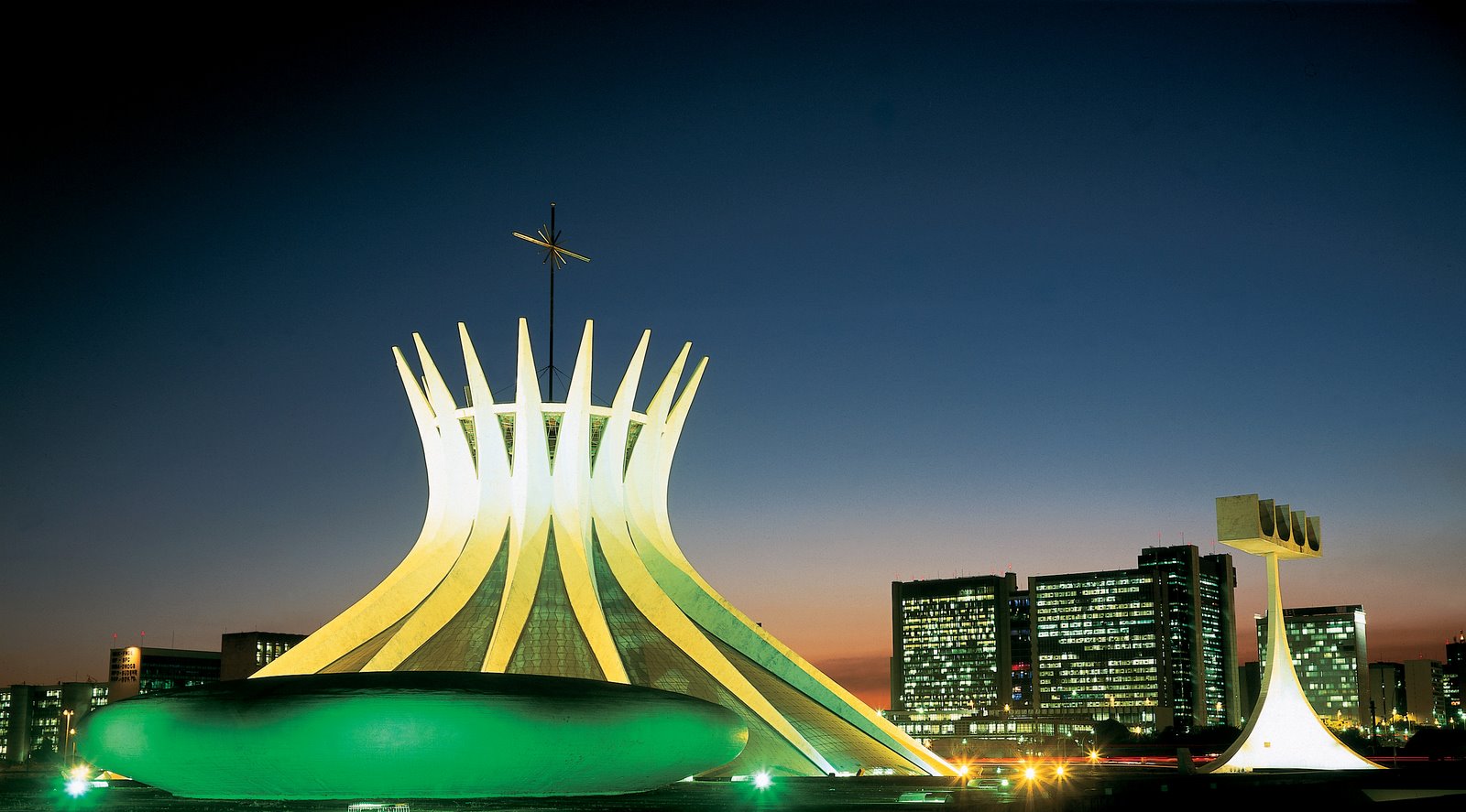 Столица государства бразилия. Столица Бразилиа столица Бразилии. Бразилия город Бразилиа. Столица Бразилии Бразилиа ночью.