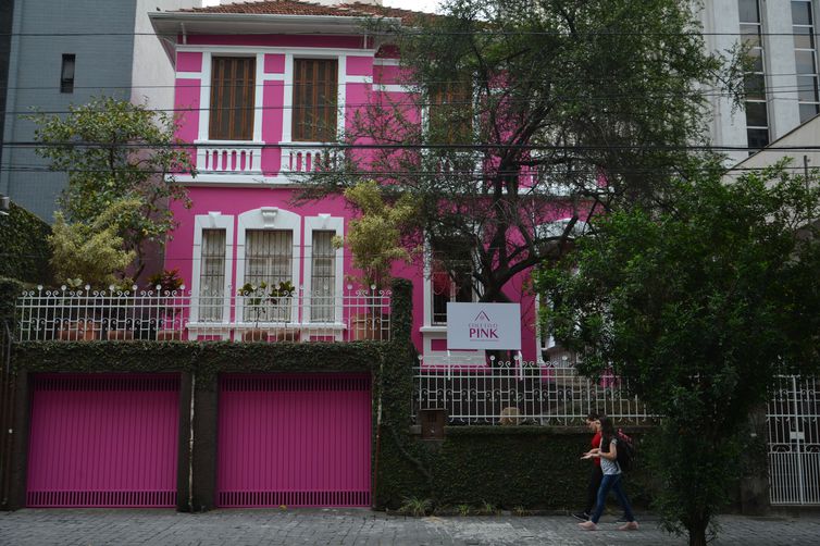 Casa do projeto Coletivo Pink – Por um Outubro Além do Rosa, que será um ponto de informação sobre o câncer de mama e espaço de acolhimento para as pacientes e suas famílias, na rua Bela Cintra, Bela Vista, região central de São Paulo.