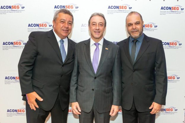 Luiz Philipe Baeta (pres. Aconseg-RJ), Marcos Colantonio (pres. Aconseg-SP) e Jader Abreu (pres. Aconseg-MG) / Divulgação