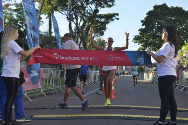 Ederson Vilela e Kleidiane Barbosa vencem a etapa de Curitiba do Circuito da Longevidade