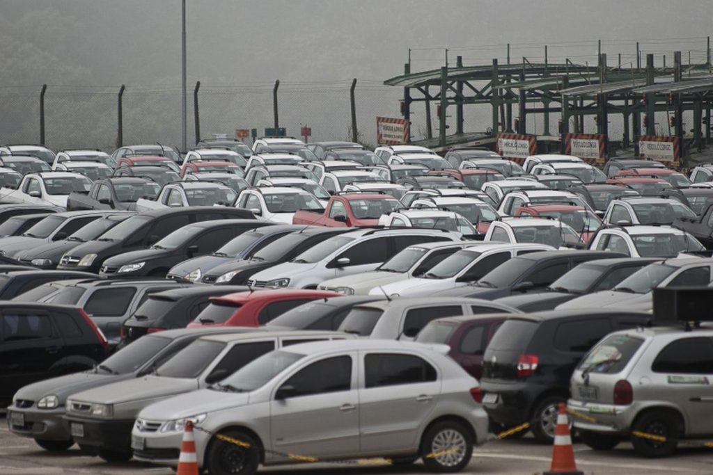 Brasil e México passam a ter livre comércio de veículos leves