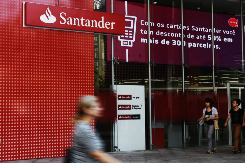 Santander abrirá agência de Porto Alegre neste sábado para educação financeira gratuita