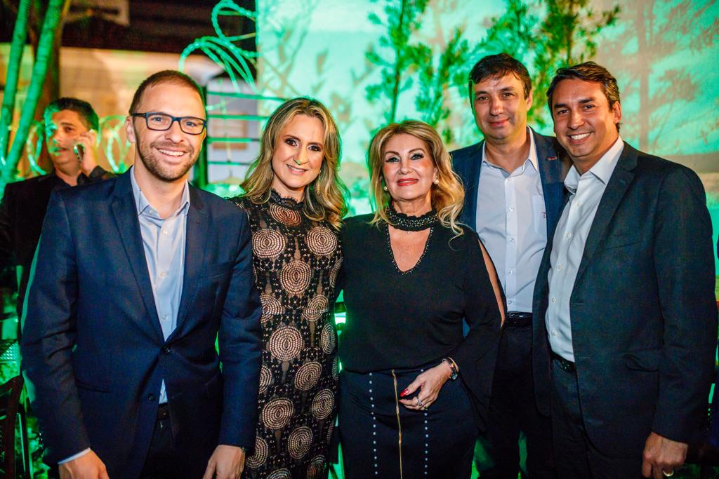 Diogo Arndt, Janaina Luz, Carmem Ribeiro (presidente do Clubcor-MG) e Sergio Prates (diretor da Icatu Seguros)
