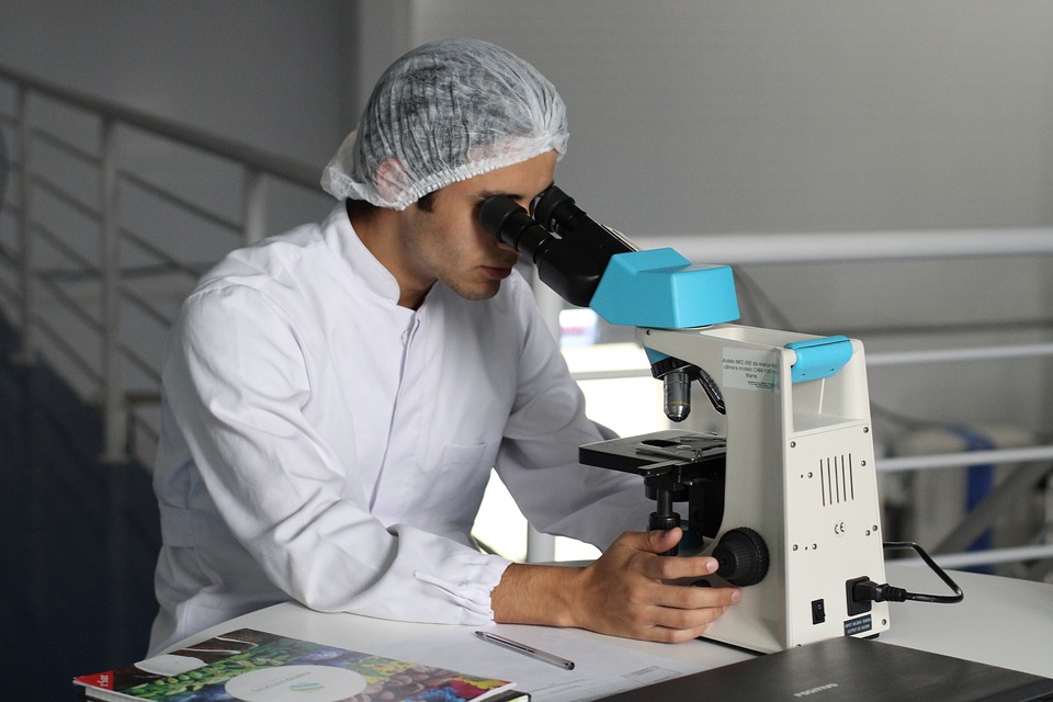Indra desenvolve ferramenta para detectar câncer de pele em farmácias