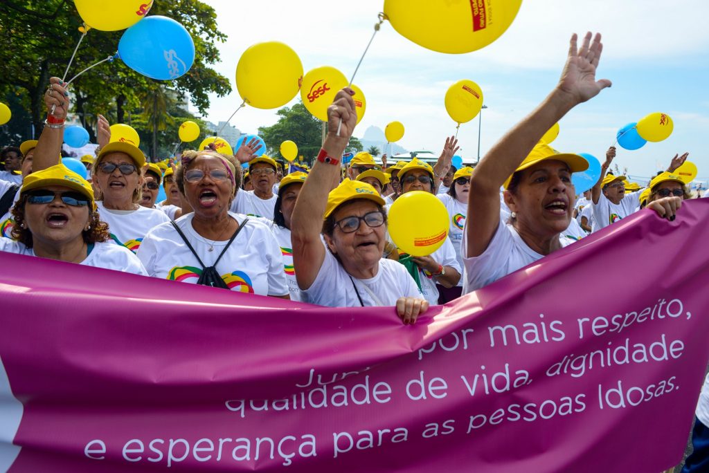 Caminhada do idoso deve reunir 10 mil pessoas em Copacabana dia 27