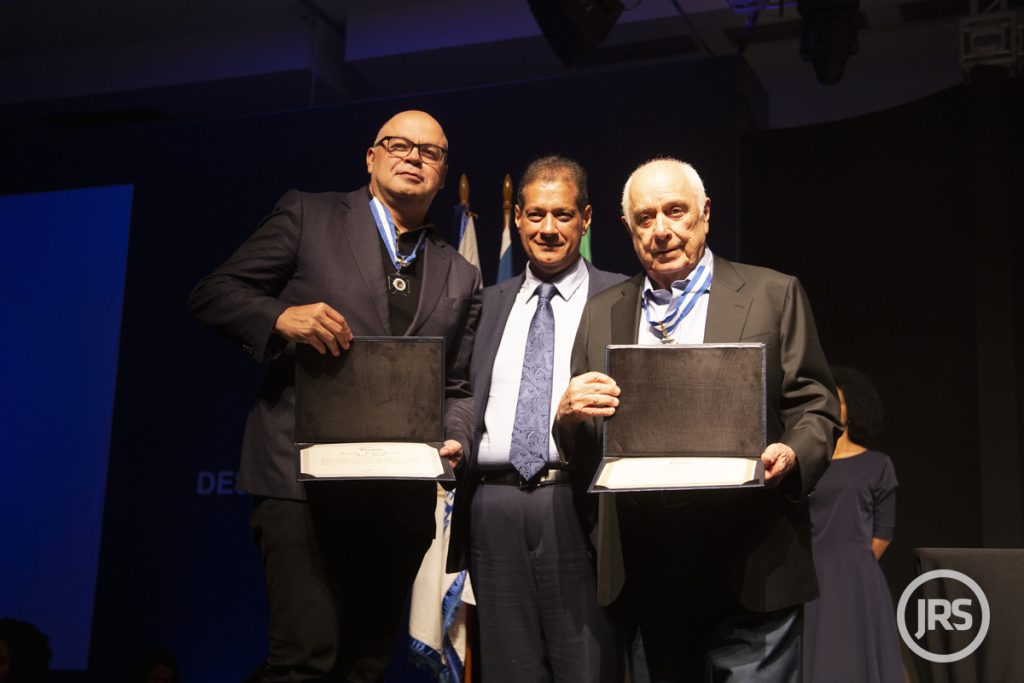 Nilton Molina recebe medalha honra ao mérito no 21º Congresso Brasileiro dos Corretores de Seguros pela Fenacor