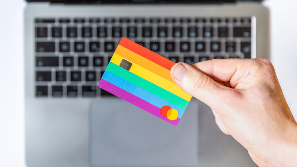 64% das compras realizadas no e-commerce são via cartão de crédito