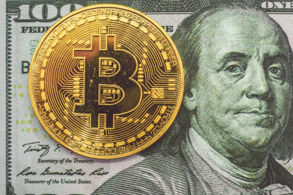 Bitcoin quebra nova barreira, chega a US$ 41 mil e mira valorização em 2021