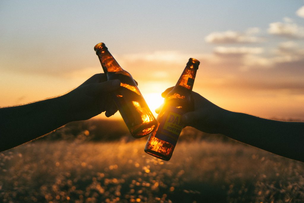 Prevenir o alcoolismo é possível: Sharecare explica mais sobre o assunto