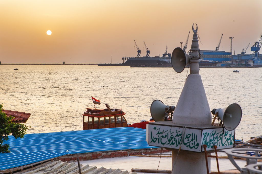Bloqueio de Suez pode custar de US$ 6 a US$ 10 bi diários ao comércio global