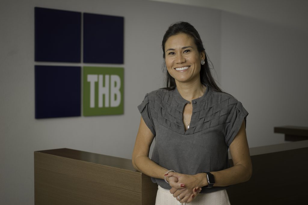 Larissa Li é diretora de Gente e Gestão da THB Brasil / Divulgação