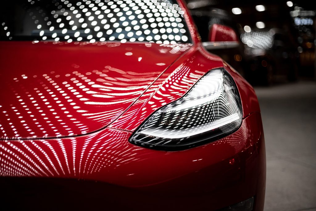 Porto Seguro Auto Premium e a Osten Group trazem primeira exposição de veículos Tesla ao Brasil