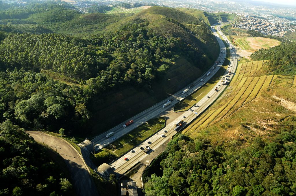 Quase 1,5 milhões de veículos devem movimentar as estradas de São Paulo no feriado