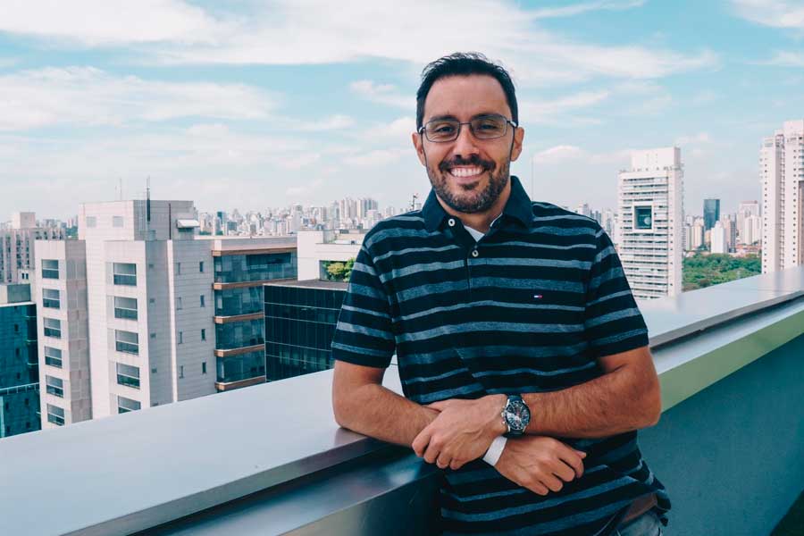 Conrado Navarro é sócio e especialista em finanças pessoais na fintech Grão / Divulgação