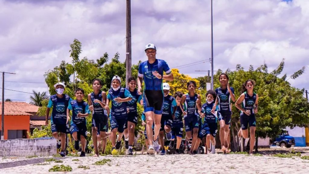 SulAmérica incentiva formação de futuros "campeões" por meio de apoio a Escolinha de Triathlon / Foto: Neto Silva/Divulgação