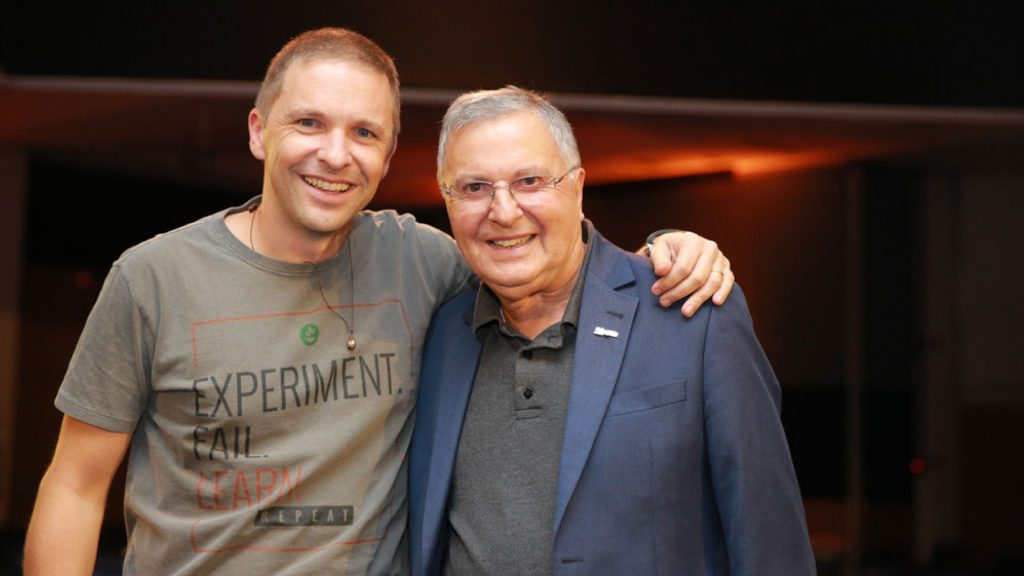 O CEO, Diogo Arndt Silva, e seu pai, o fundador da Rede Lojacorr, José Heitor Silva / Divulgação