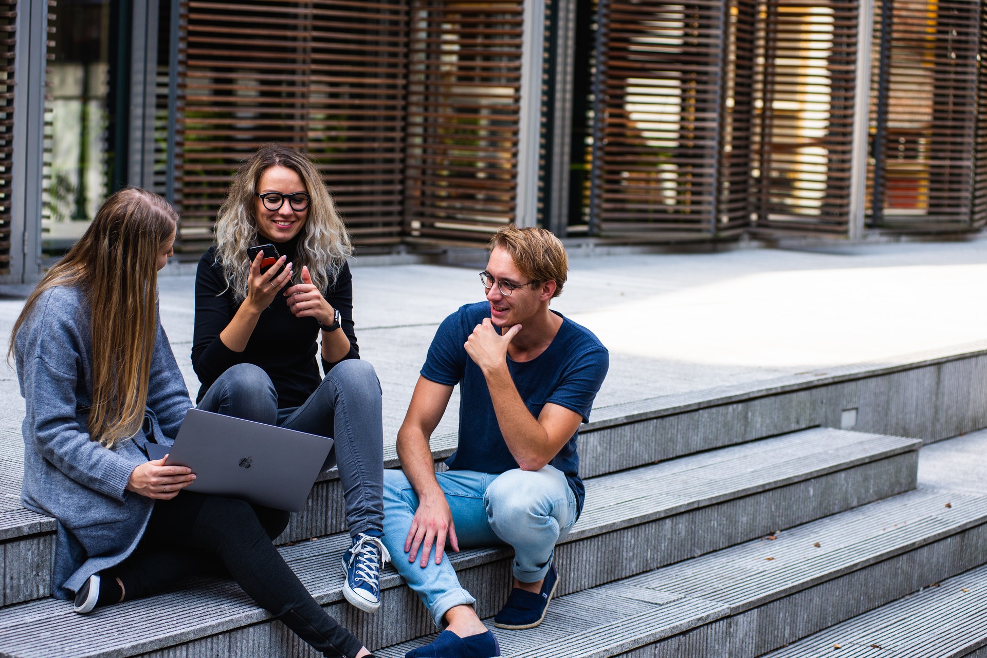 Pesquisa do Grupo Allianz Partners revela uma nova visão da geração dos Millennials