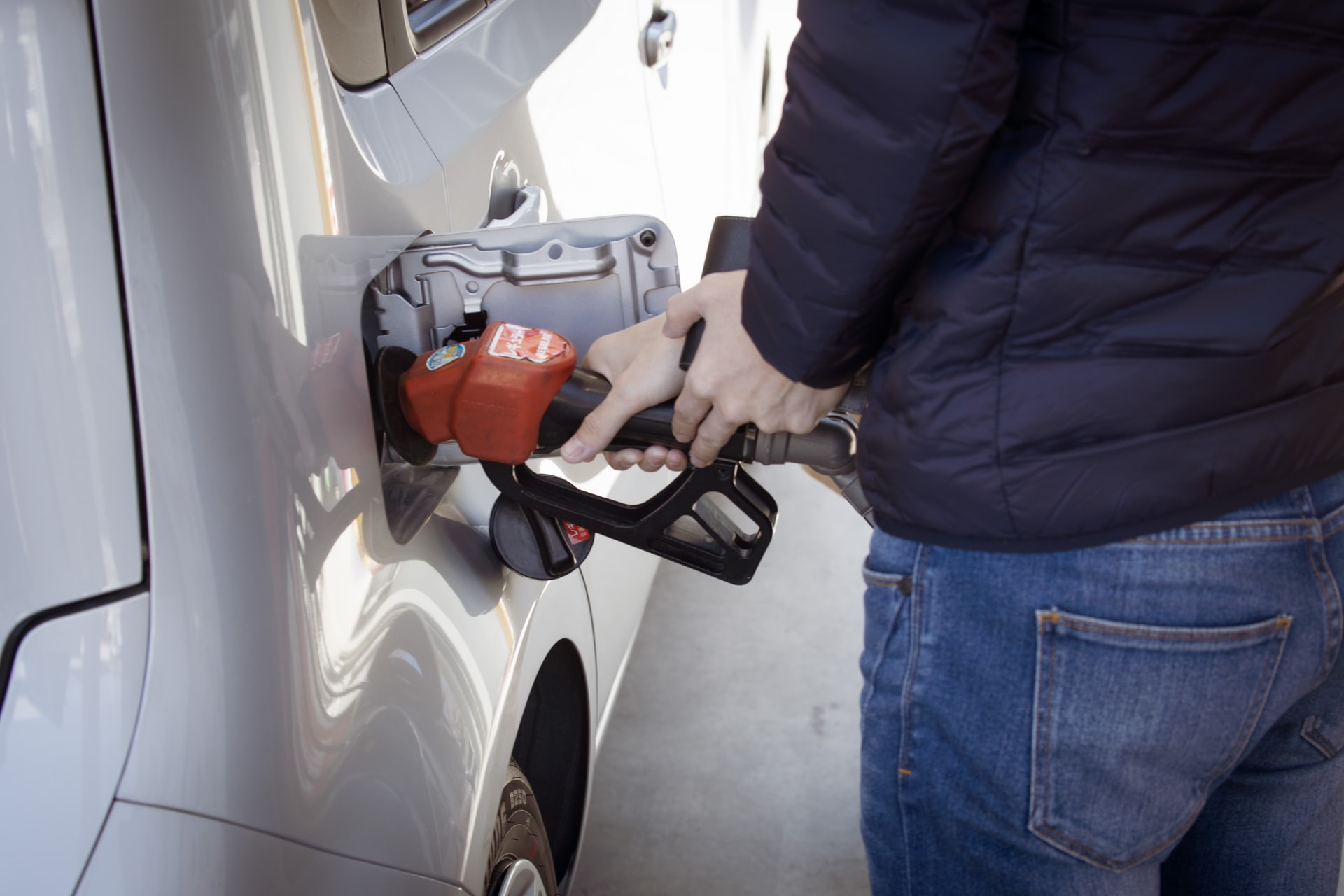 Aumento no valor do combustível faz motoristas adaptarem carros para GNV / Foto: Unsplash Images
