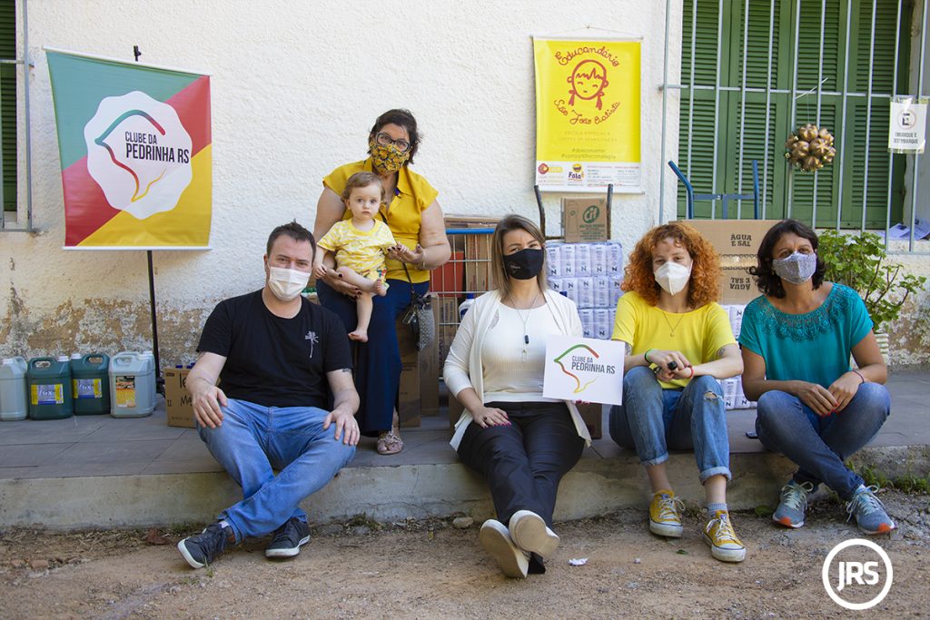 Clube da Pedrinha (RS) realiza ação social em prol das crianças do Educandário São João Batista