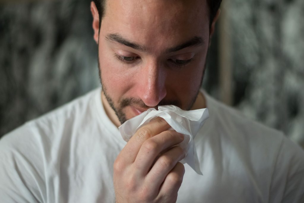 7 em cada 10 atendimentos na Qsaúde em dezembro são relacionados a sintomas gripais / Foto: Brittany Colette / Unsplash Images