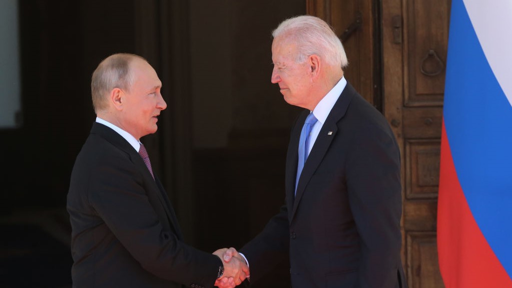 Possibilidade de trégua devido à conversa entre Putin e Biden pode gerar alívio ao mercado / Foto: Mikhail Svetlov/Getty Images/Reprodução