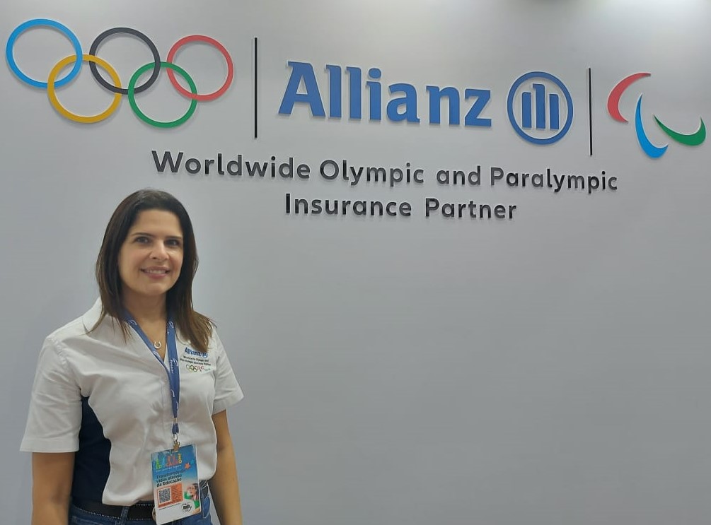 Karine Barros é diretora executiva Comercial da Allianz Seguros / Divulgação