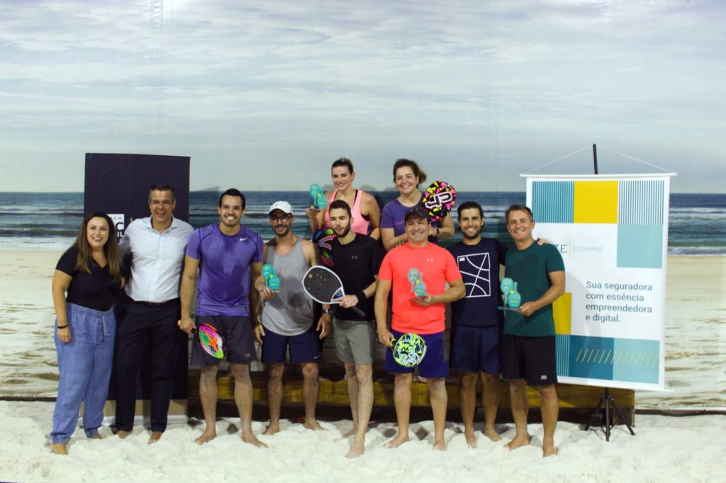 EZZE Seguros patrocina 2º Torneio de Beach Tennis em SP e comemora parceria com o Banco ABC / Divulgação