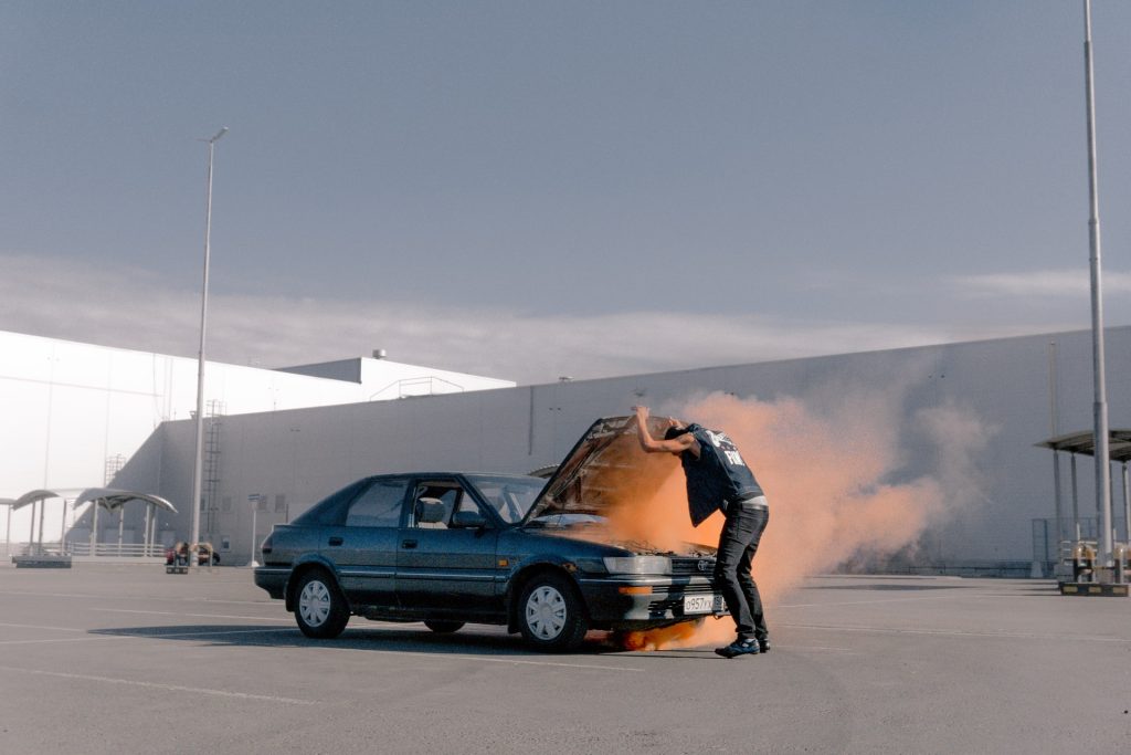 Meio ambiente e automóveis: como reduzir o impacto nocivo? / Foto: Anton Mishin / Unsplash Images