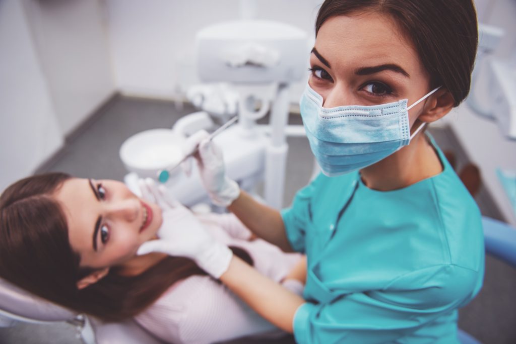 Procedimentos odontológicos caem durante a pandemia apesar de crescimento de beneficiários em planos