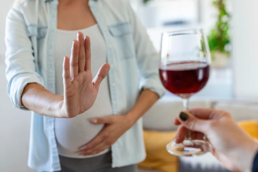 Beber durante a gravidez é perigoso para o bebê e pode causar danos irreversíveis