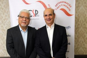 João Paulo Moreira de Mello, presidente do CSP-MG e anfitrião do evento, Edson Franco, presidente da FenaPrevi